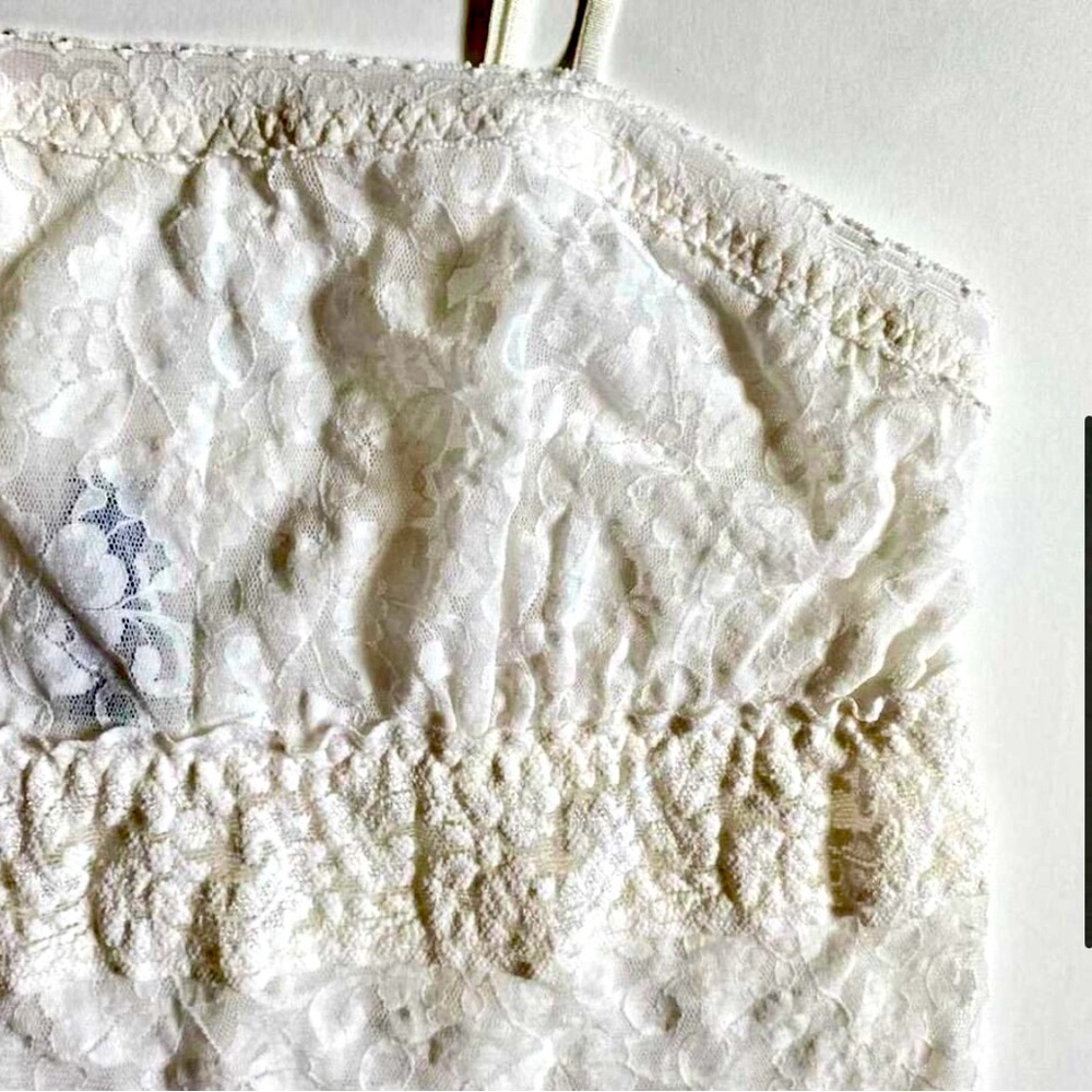 💥BOGO💥 Y2K white lace cami - Picture 3 of 7